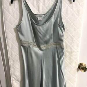 Susie Tompkins 100% silk Nightgown shiny silver/blue fabric with lace Size 8
